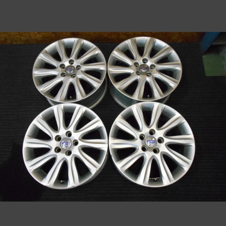 スタッドレスにVOLVO純正ボルボV40 7J×17+50 108/5 4本 スタッドレスにVOLVO純正ボルボV40 7J×17+50 108/5 4本 F-0995)本州