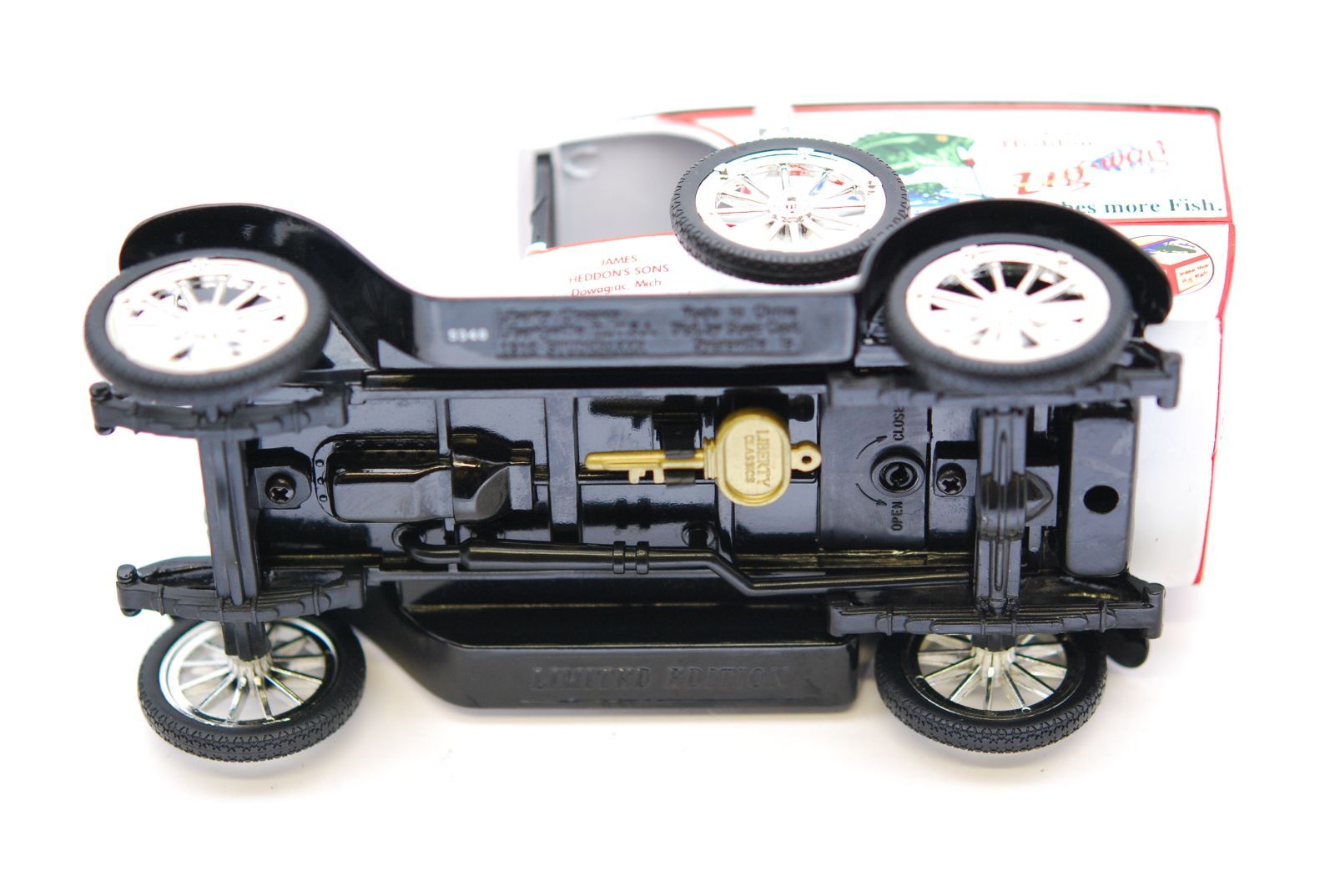 HEDDONの実在した宣伝カーのダイキャストmodel　LIBERTY HEDDON 宣伝カーダイキャストmodel貯金箱 1990年代米国限定モデル