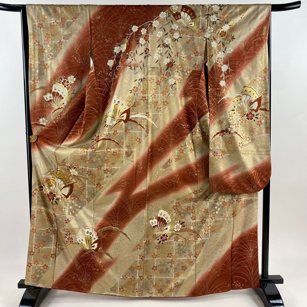 振袖 身丈167.5cm 裄丈65cm M 袷 谷崎潤一郎の世界 落款 蝶 梅 金糸 金彩 ベージュ 正絹 秀品