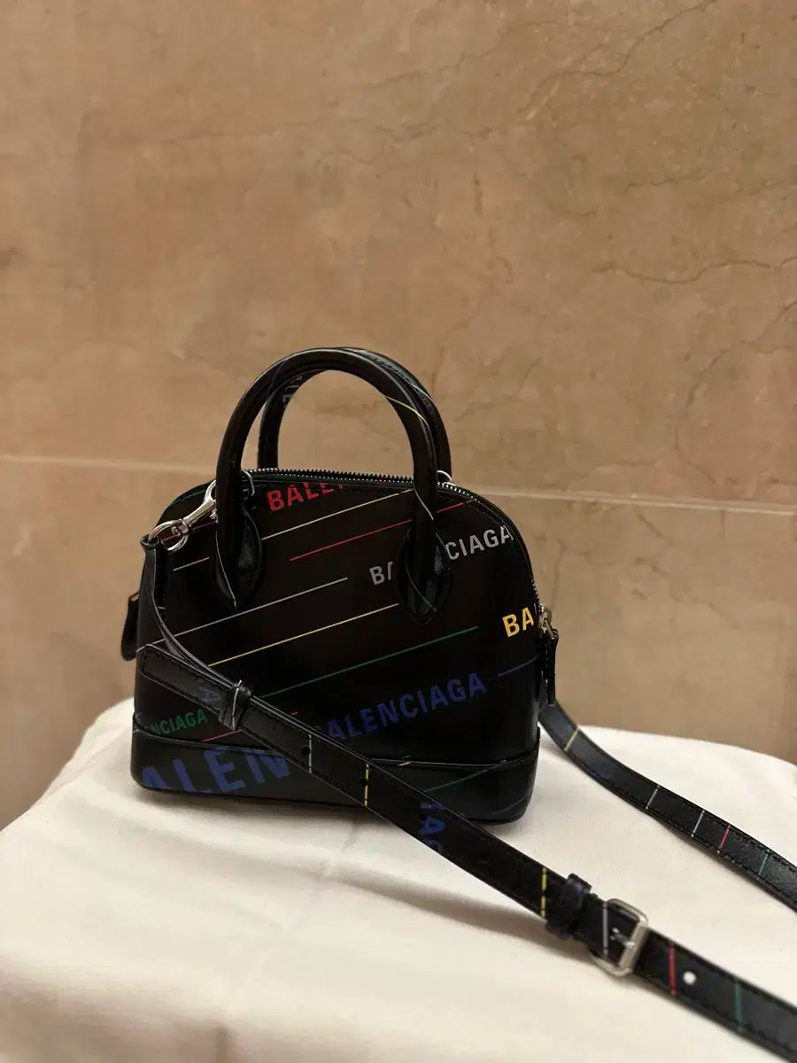 BALENCIAGA バレンシアガ 女性 レディース バッグ