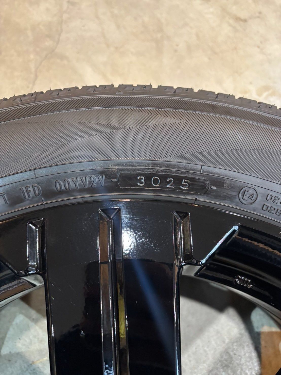 ⑬🔥早い者勝ち🔥デリカD5 シャモニー新型純正アルミホイール 新車外し