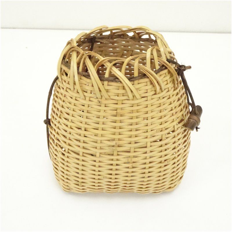 竹住斎造 竹編魚籠花入 保護箱 花入れ 茶道 茶道具 花瓶 花器 おしゃれ フラワーベース 道具 茶室 華道 華道具 インテリア hnir 7月 8月 11月 夏秋