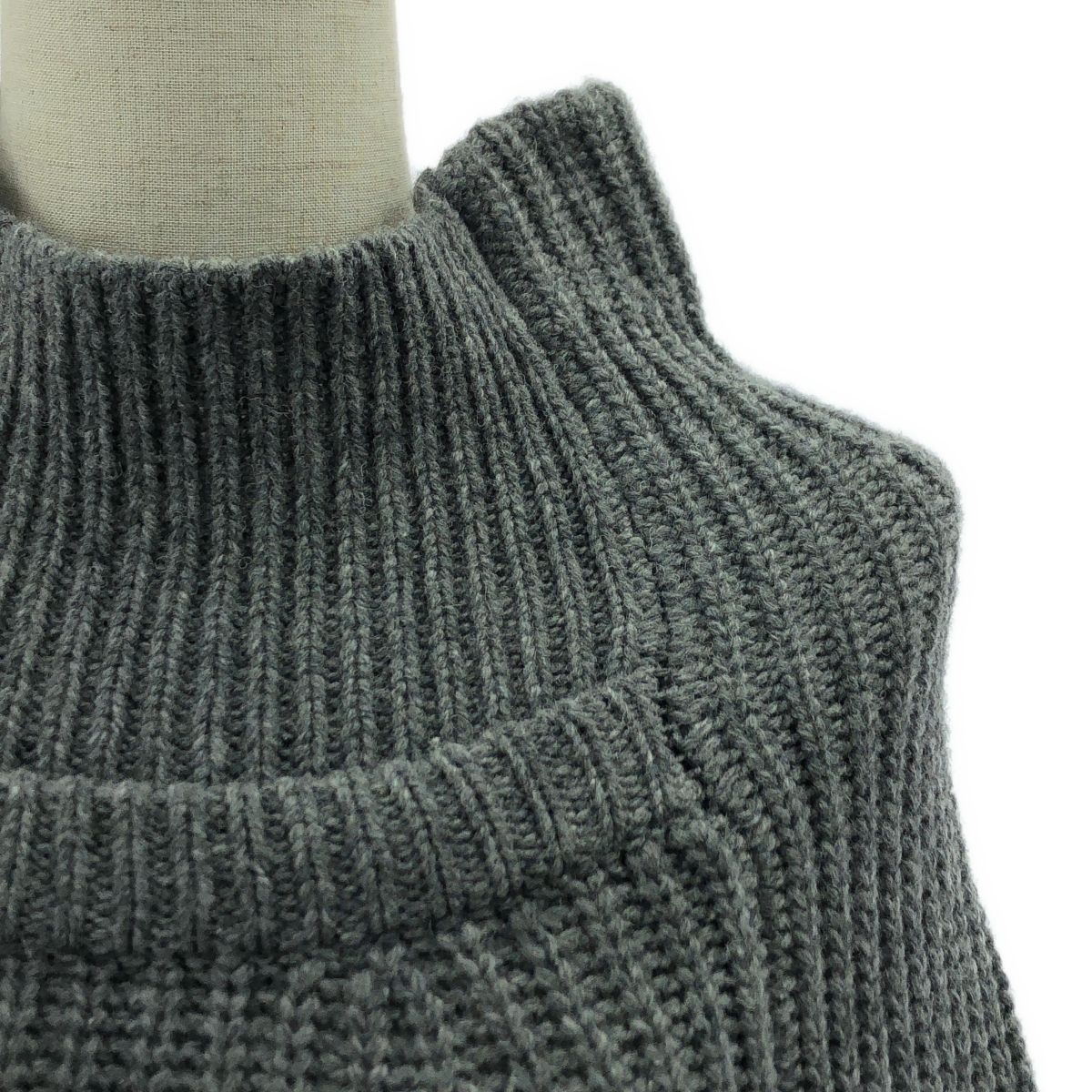 TOGA PULLA / トーガプルラ | アルパカ混 変形 タートルネック ニット