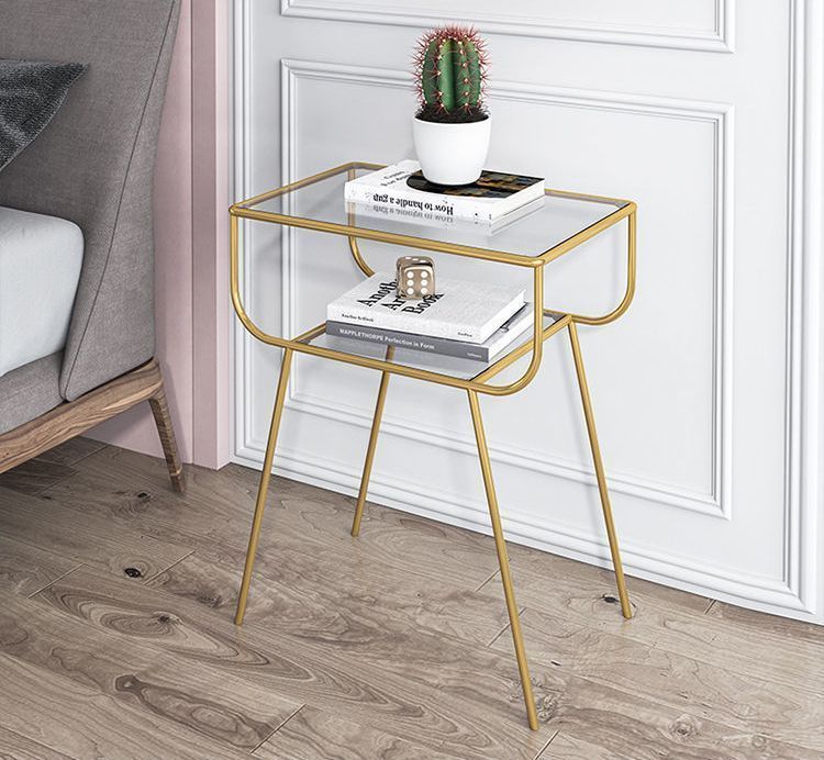 な金色エントランステーブル