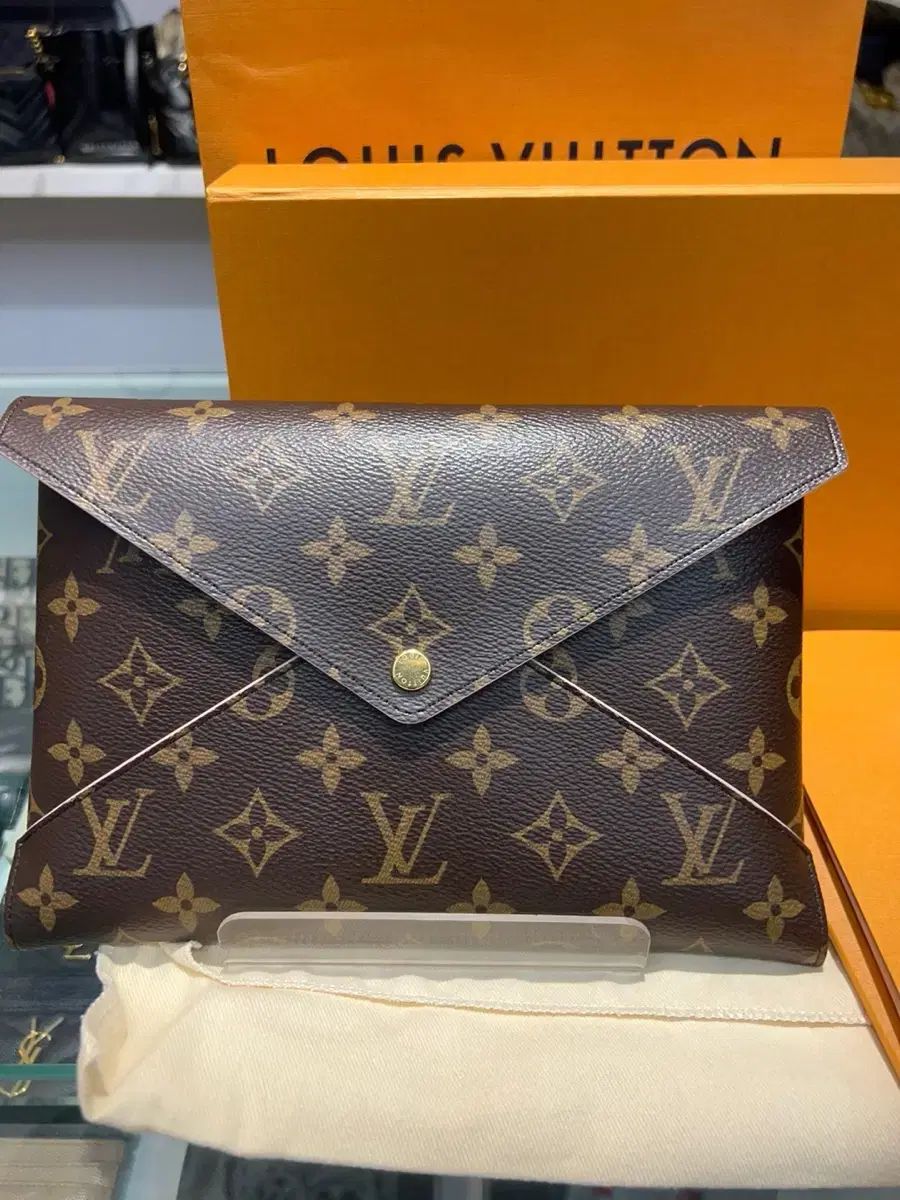 LOUIS VUITTON ポシェット　キリガミ　　クラッチ　ヴィトン LOUIS VUITTON ルイヴィトン Louis Vuitton クラッチ バッグ