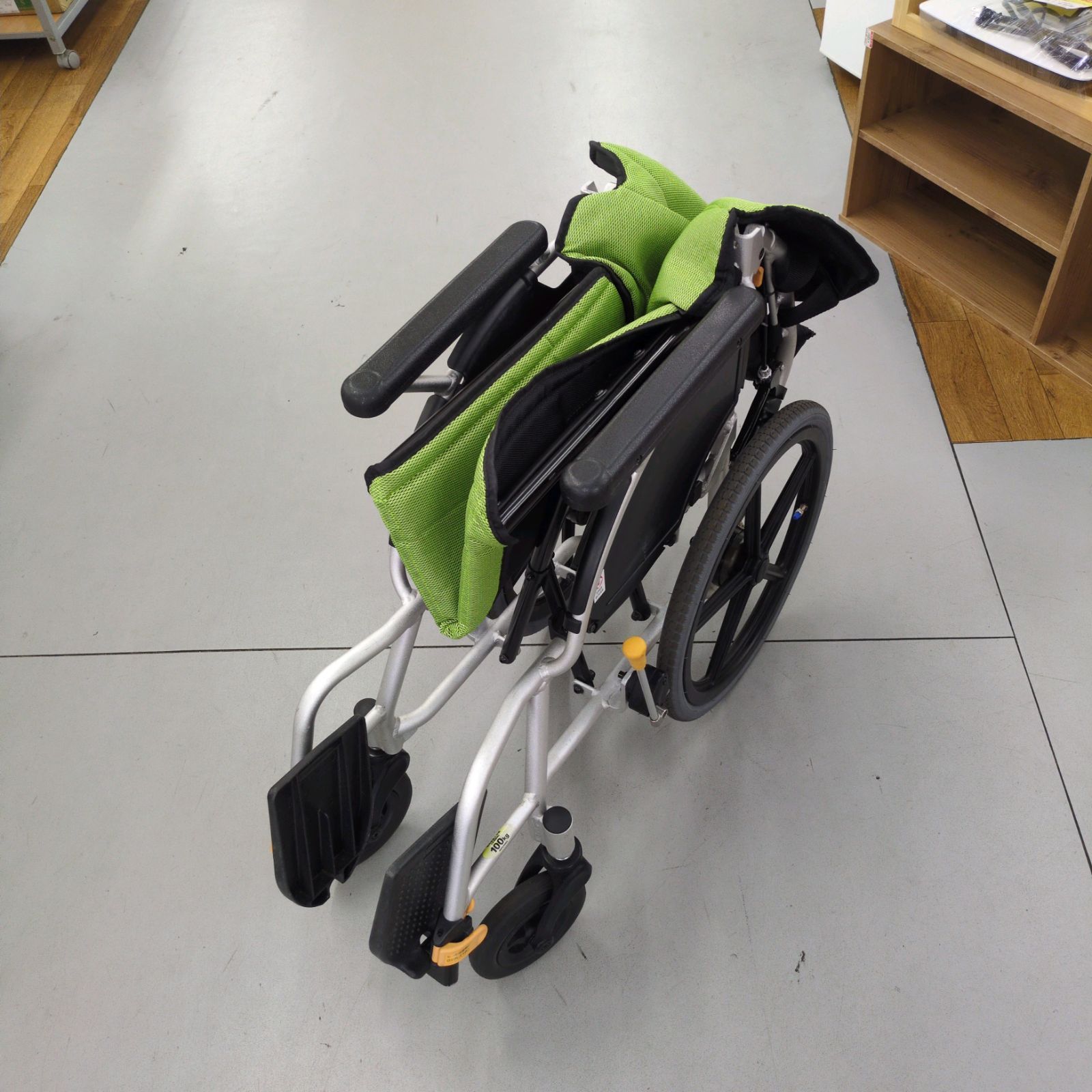 いす 車いす 介助用 車椅子 折りたたみ ノーパンクタイヤ RW-30SB