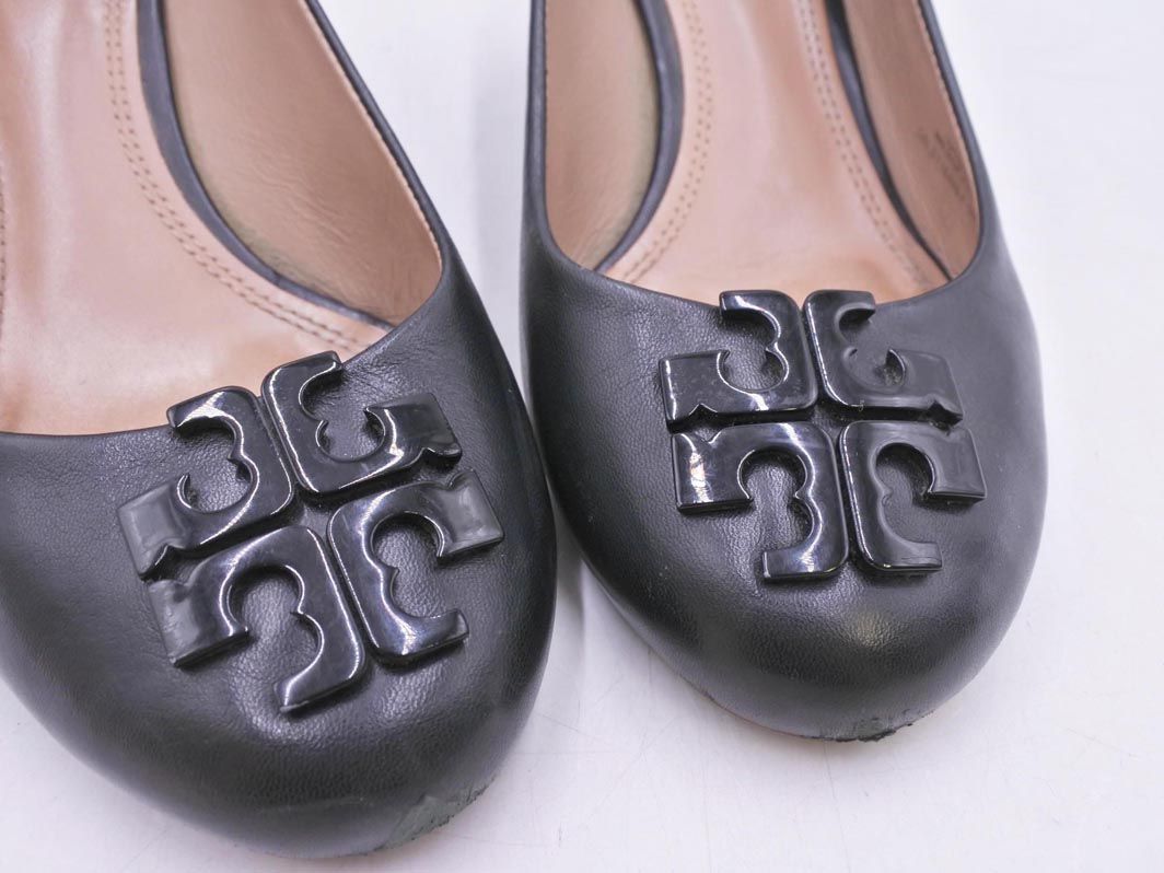 Tory Burch 24cm パンプス シボ レザー ロゴ金具 黒 7M Tory Burch 24cm パンプス シボ レザー ロゴ金具 黒 7M 靴