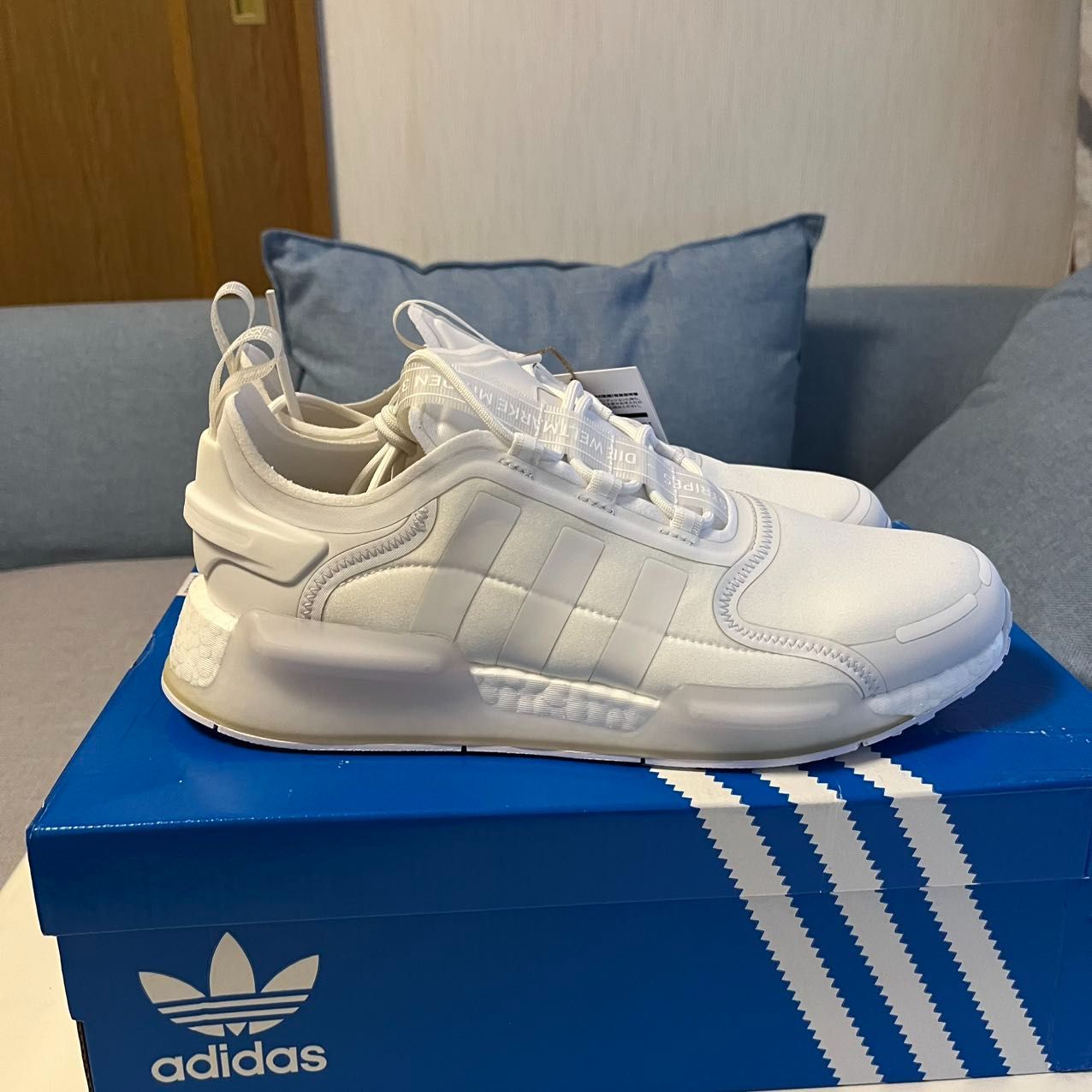GX9586 NMD R1 V3 [アディダス] エヌエムディー_R1 V3 [NMD_R1