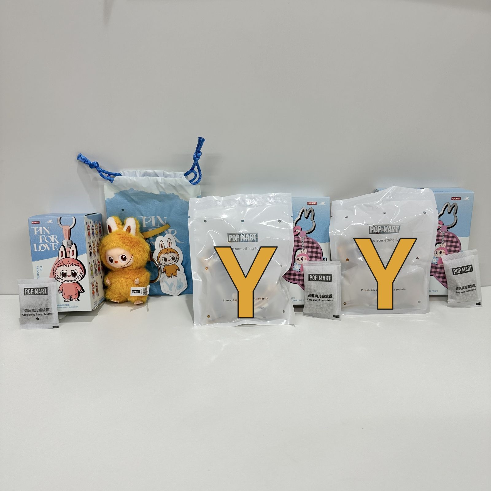 ラブブ イニシャル Y ペンダント-チャーム x2 セット THE MONSTER PIN FOR LOVE POP MART