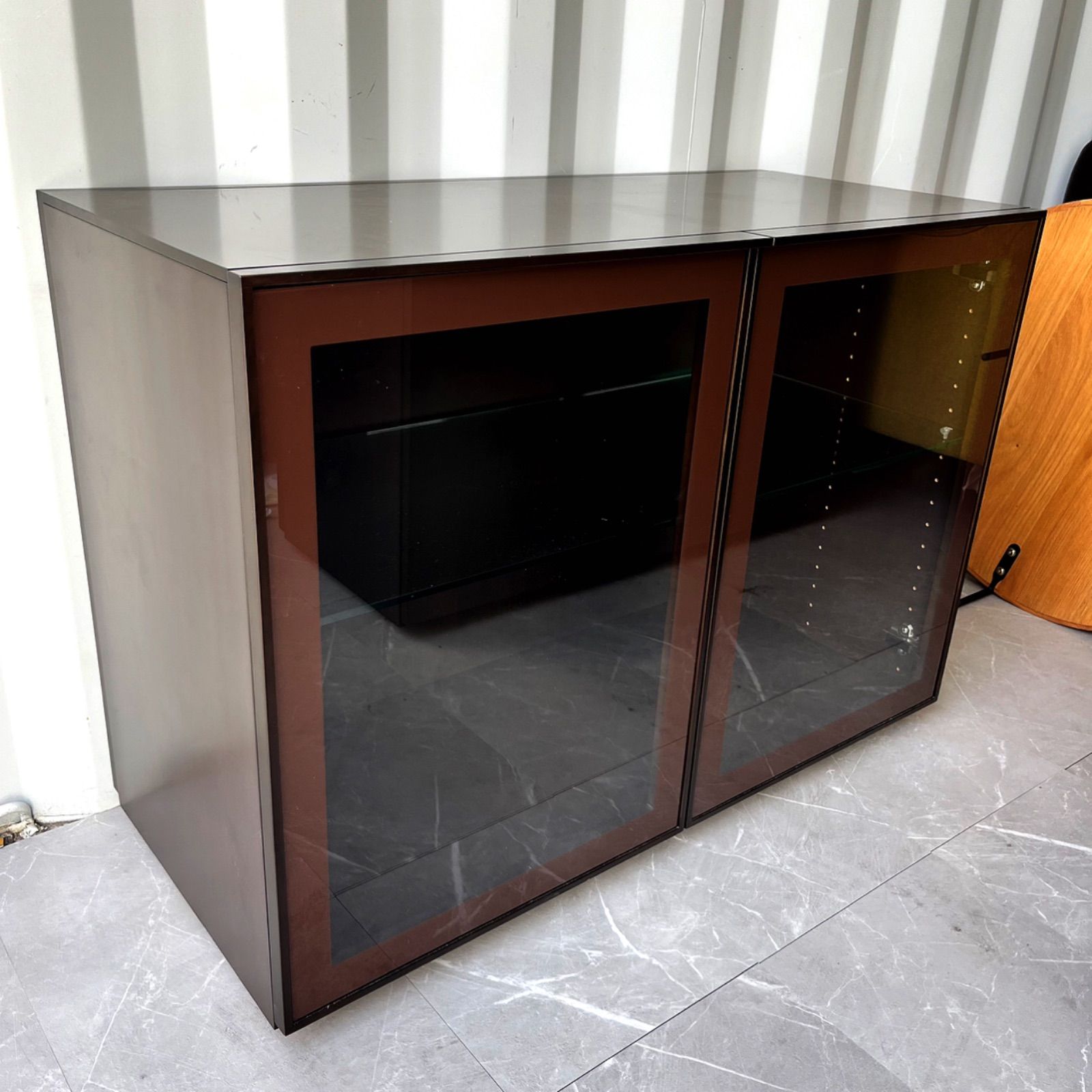 取付無料！アルフレックス コンポーザー 北欧モダン風ガラスドアサイドボード✨ 取付無料！アルフレックス コンポーザー 北欧モダン風ガラスドア