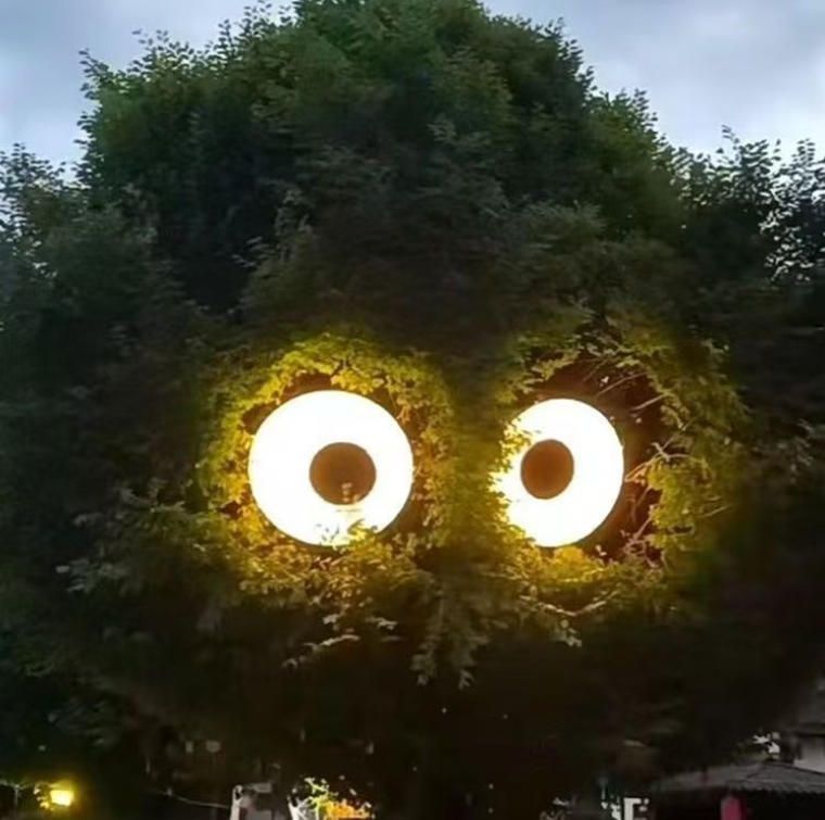 です!目が回るような装飾を施したクリエイティブランプ 大きな木の上で目が回るような表情ランプ直径50cm二つ