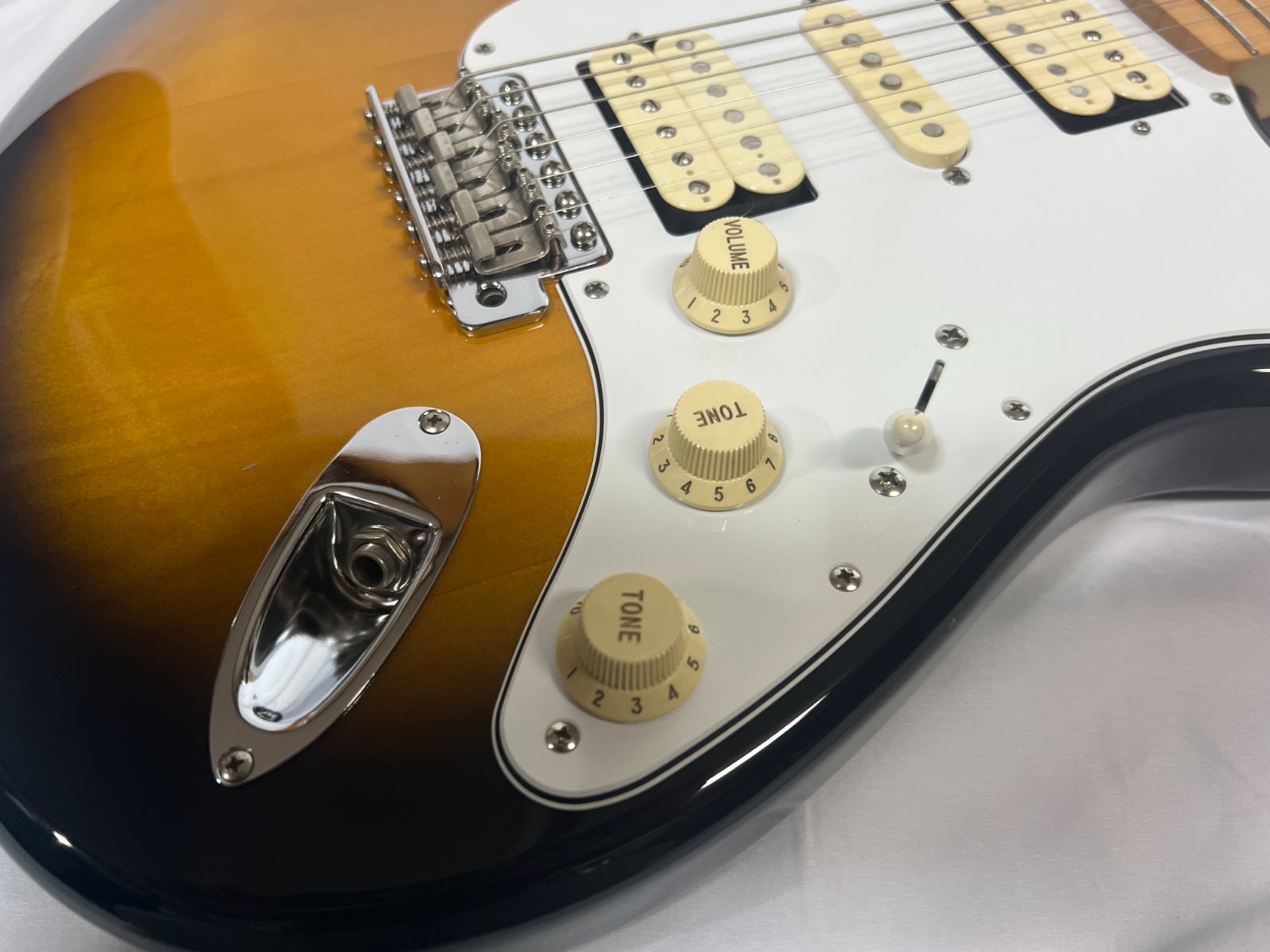 ギグバック付きFender Japan ストラト サンバーストST-STD ギグバック付きFender Japan ストラト サンバーストST-STD