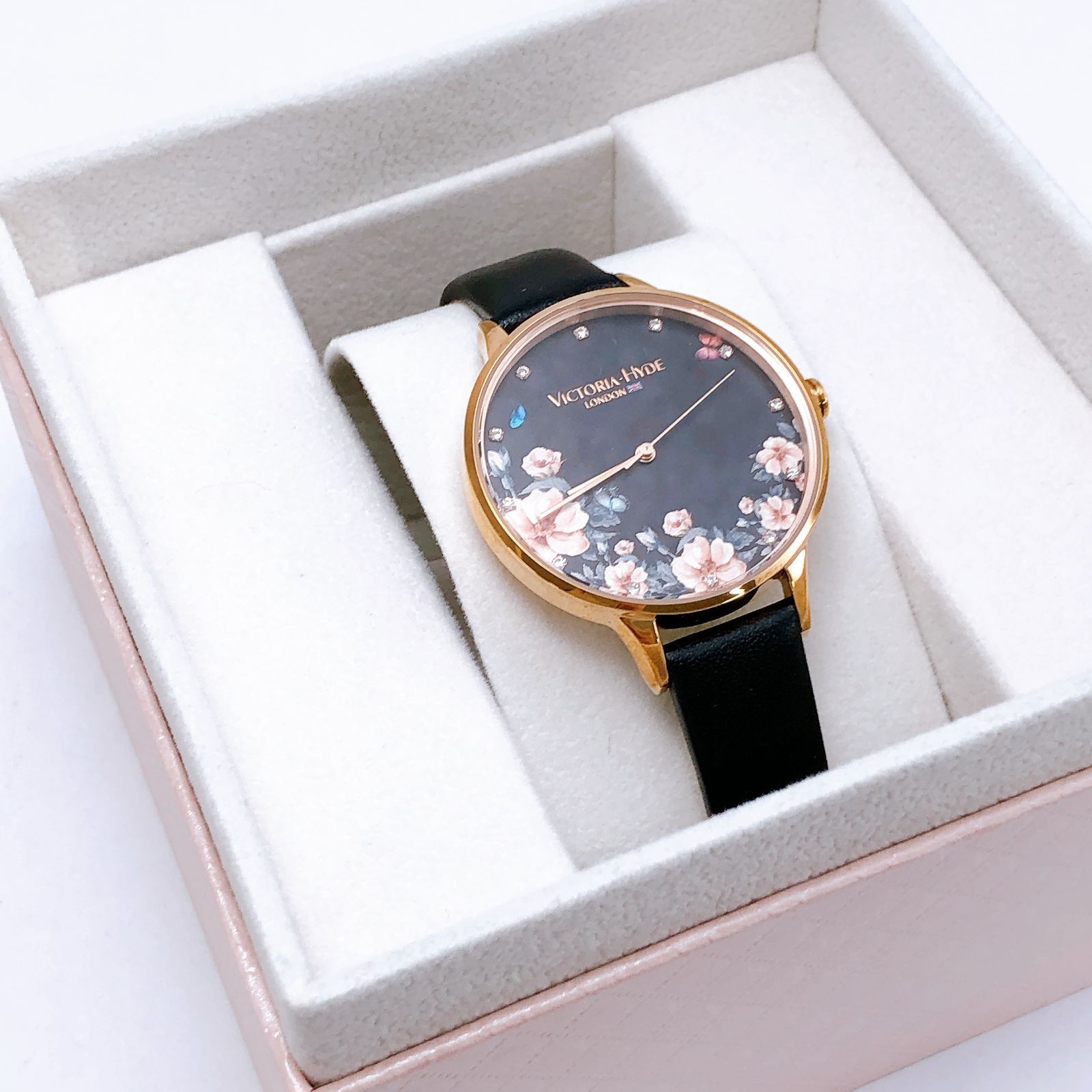 ✾新品 VICTORIA HYDE LONDON 腕時計 花柄 VH1003F Amazon.co.jp: VICTORIA HYDE LONDON 腕時計 花柄 黒 VH1003F