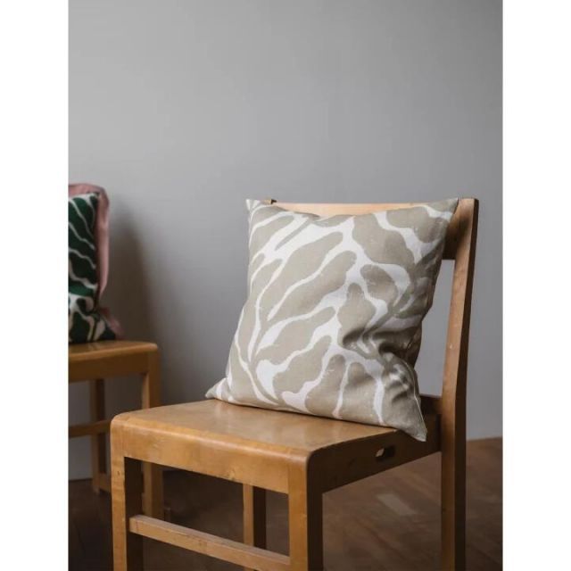 FINE LITTLE DAY | LEAVES CUSHION COVER - SAND no.62112-8 | 48x48cm クッションカバー ファインリトルデイ