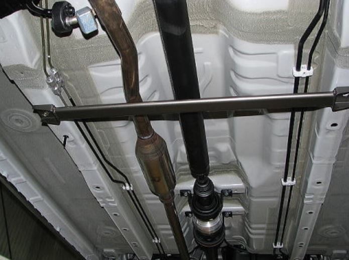 カワイ製作所 ハスラー MR31S 14/01～用 センターモノコックバー