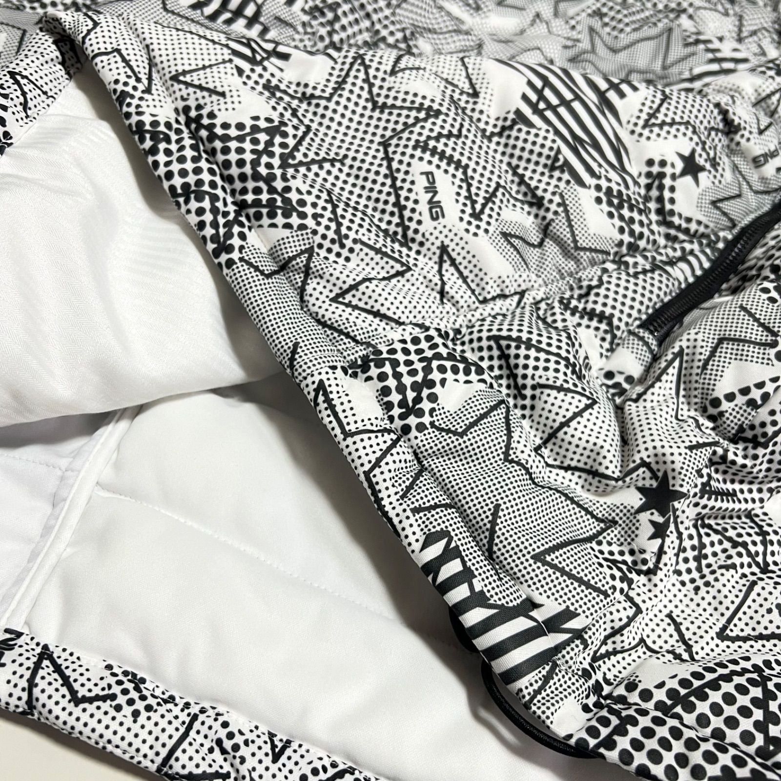 極美品 PING 中綿ブルゾン L パンツ M セットアップ 総柄 白 星 ロゴ 極美品 PING 中綿ブルゾン L パンツ M セットアップ 総柄 白 星 ロゴ