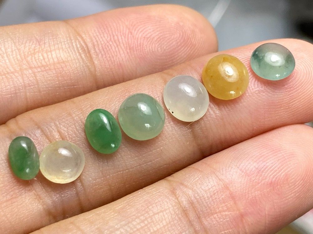ミャンマー産 翡翠原石 硬玉A貨です。86g ミャンマー産 翡翠 原石 磨き 86g｜天然石通販 キラリ石