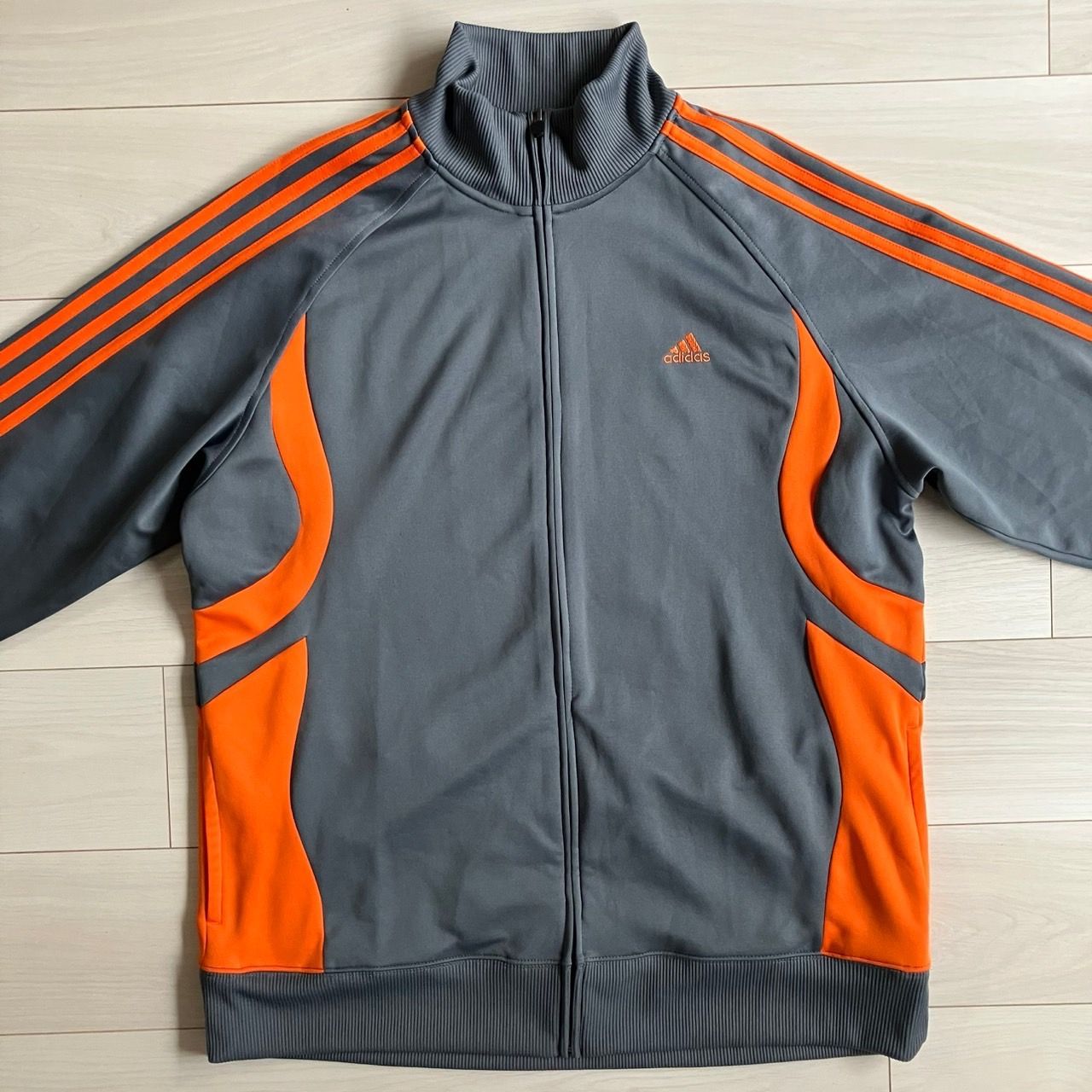 松村北斗 着用 adidas トラックジャケット L ジャージ グレー オレンジ