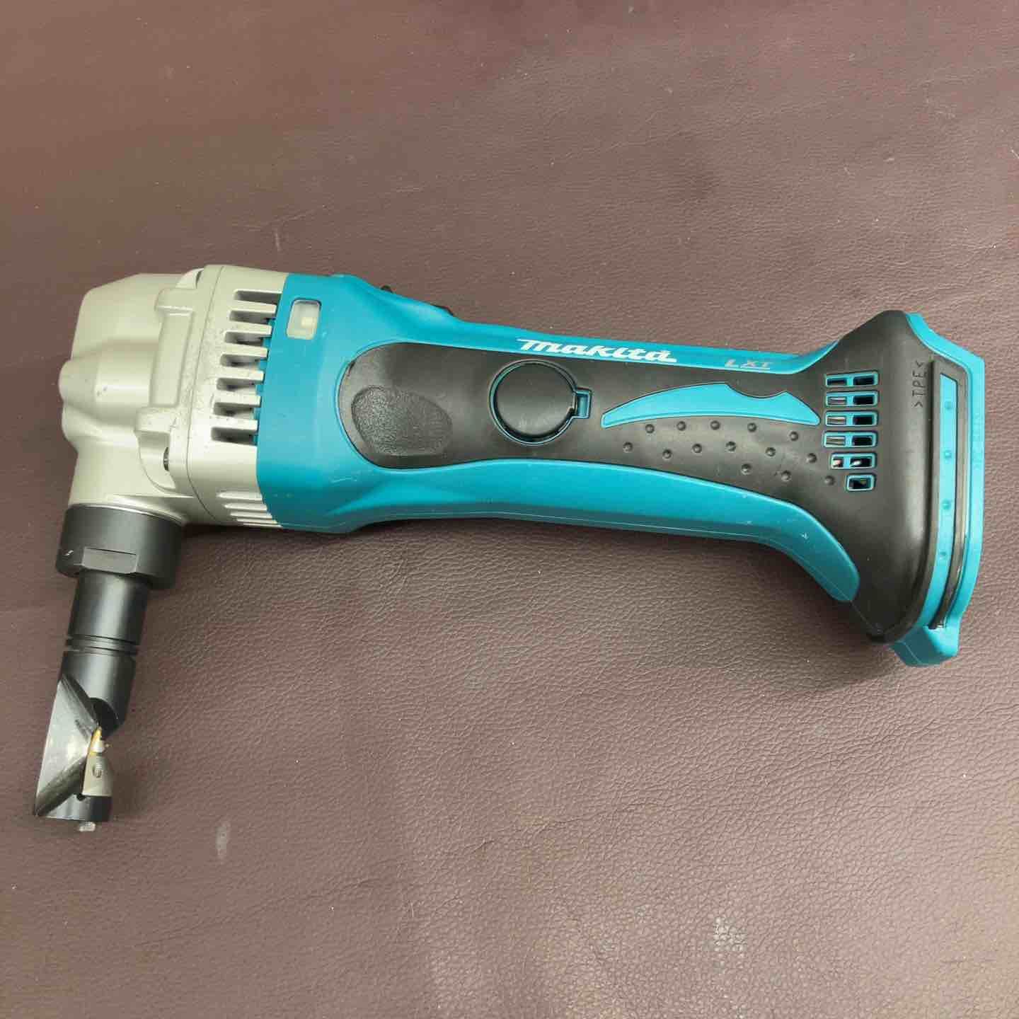 マキタ makita コードレスニブラ JN161DRG 藤沢店