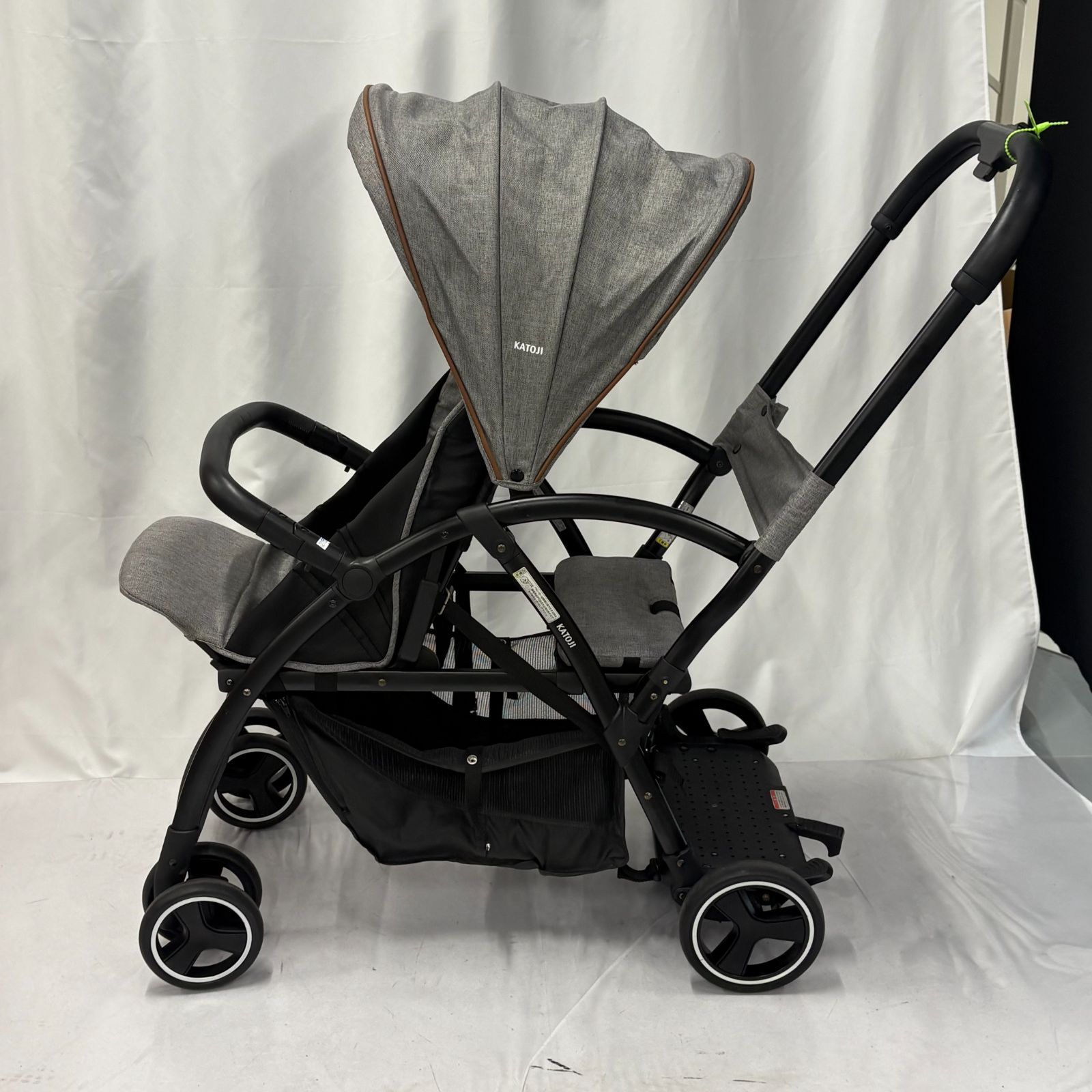 極美品 カトージ 2人乗りベビーカー 自立 2シーター 双子 年子 グレー