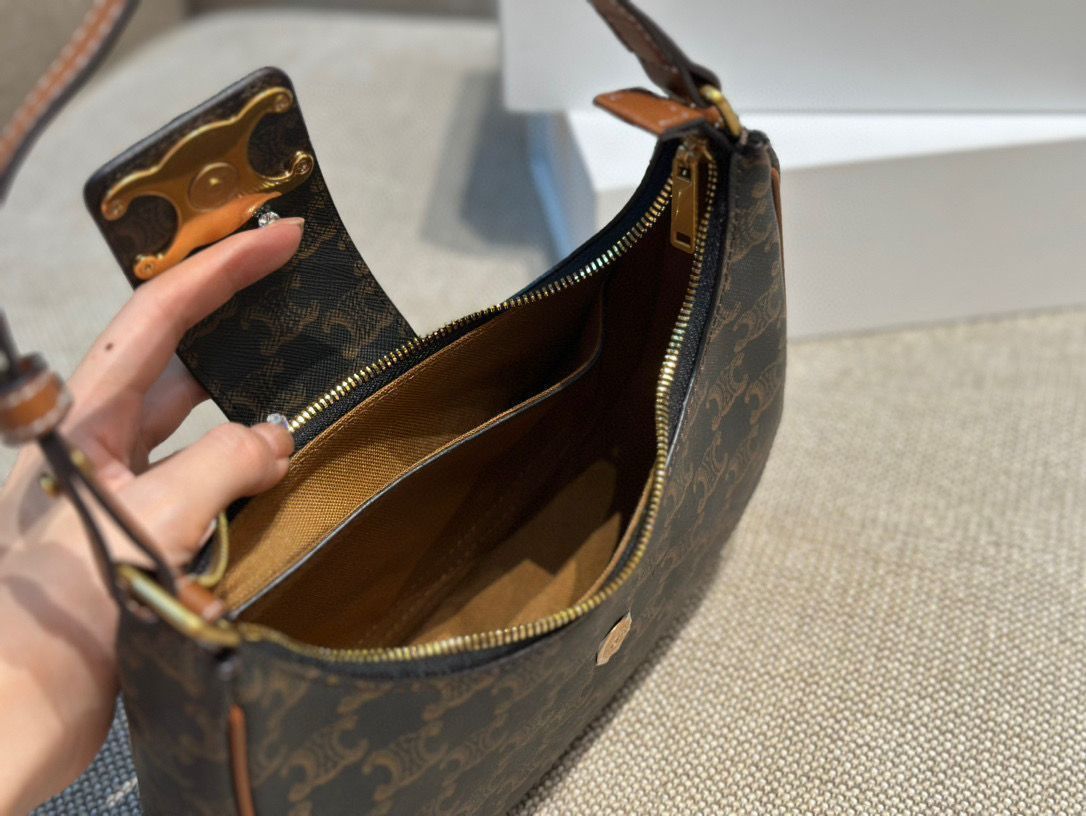 アンダーアームバッグ -