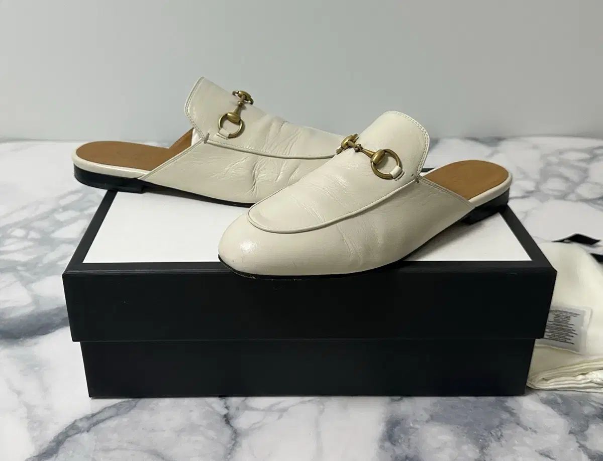 37 グッチ プリンスタウン ホースビット レディース ミュール