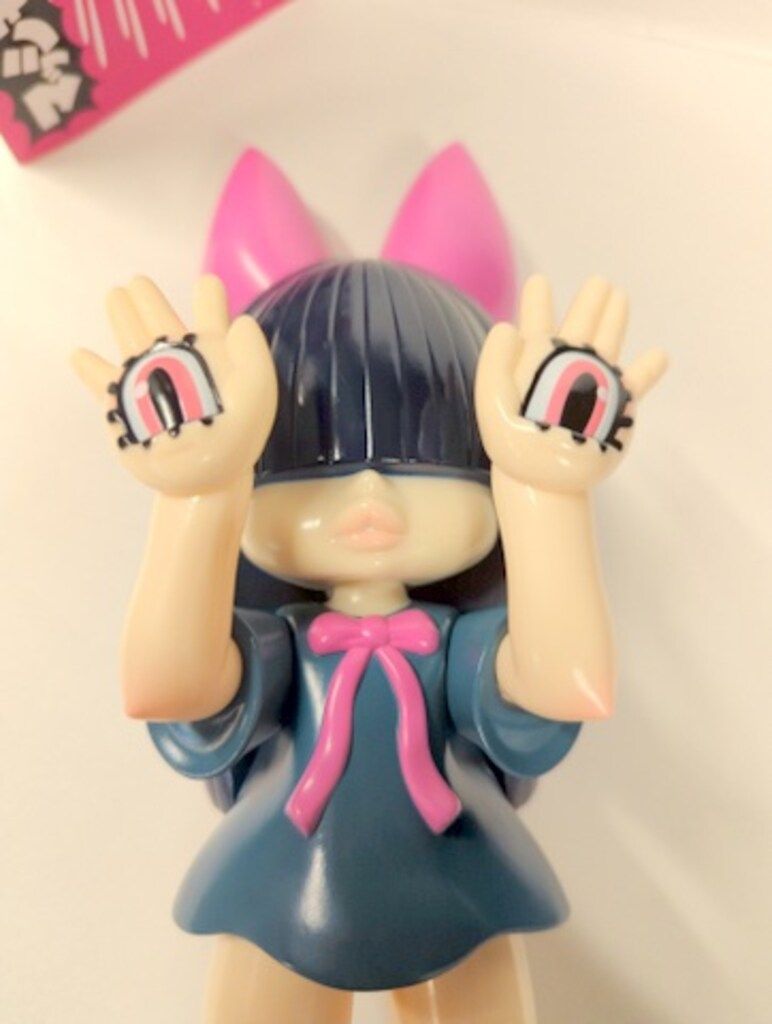 GRAPE BRAIN マッシモ！ 手の目少女にぎるちゃん あいいろ - メルカリ