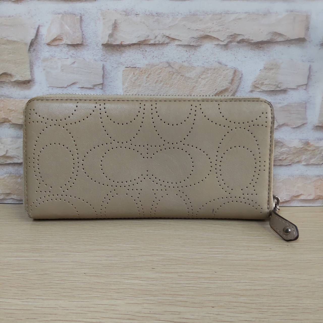 COACH 長財布 ベージュ COACH コーチ 長財布 ベージュ - メルカリ