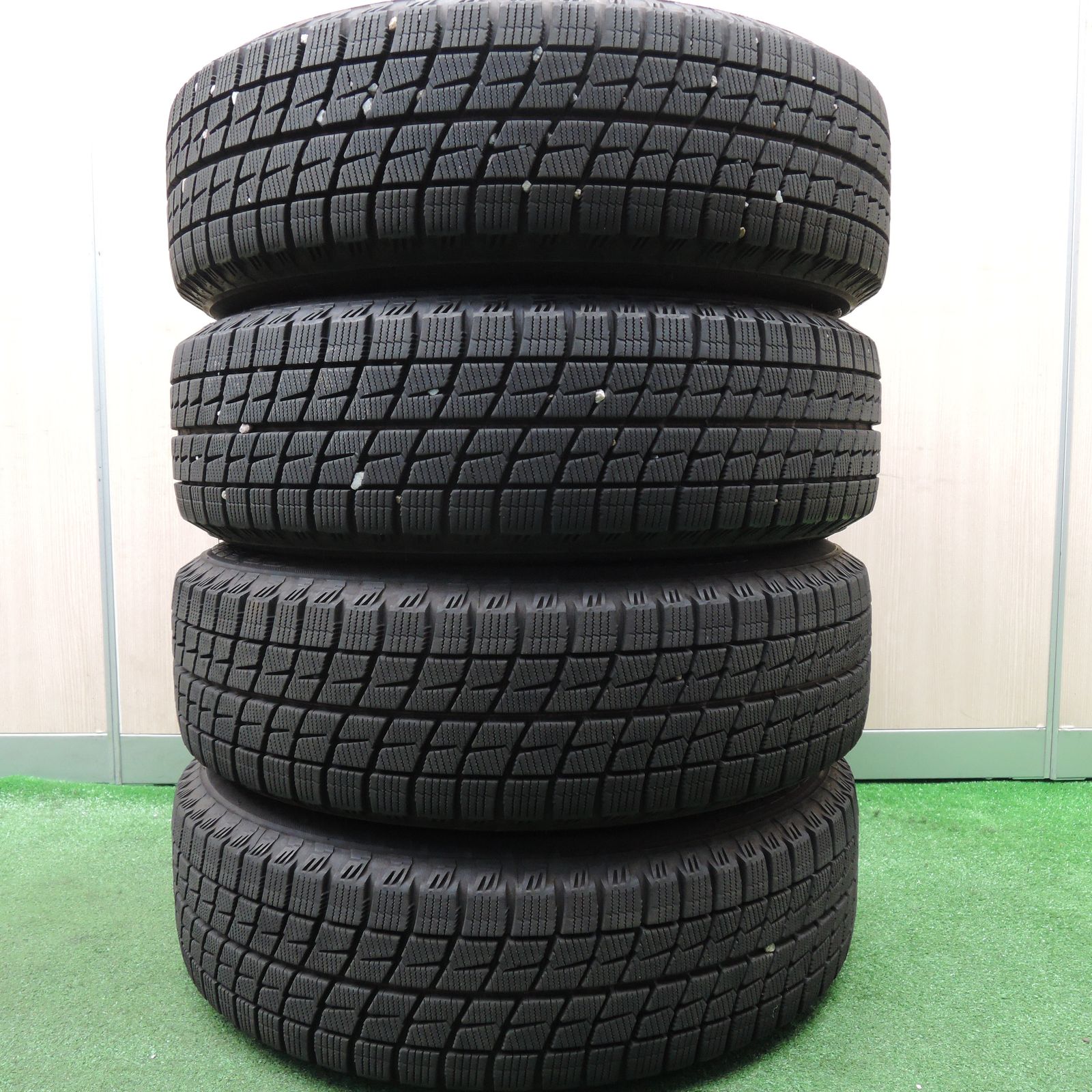 バリ溝！キレイ！9.5分以上☆スタッドレス 175/65R15 ダンロップ WM01 