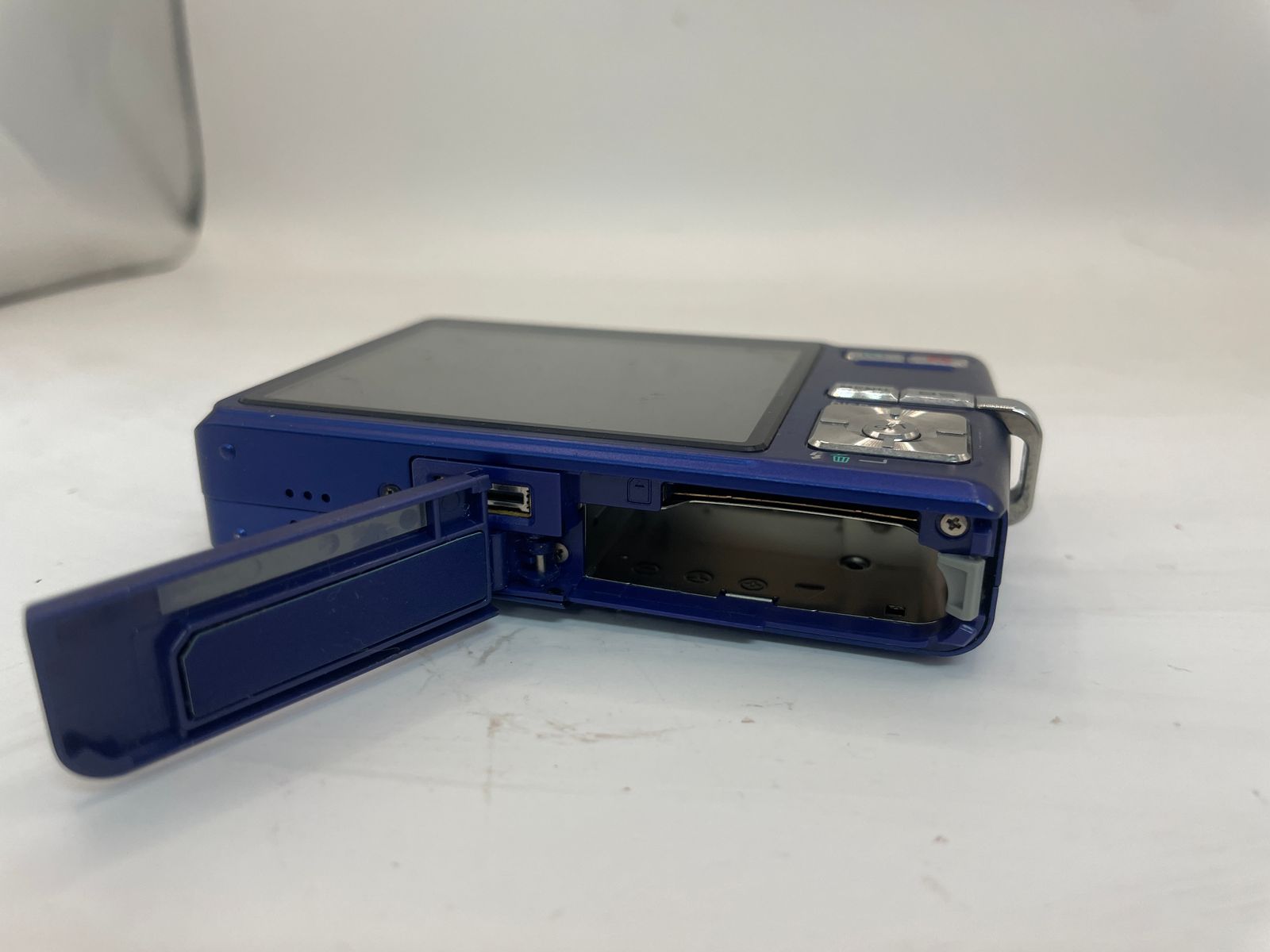 カメラ 【動作確認済み】 CASIO EX-Z700 カメラ コンパクトデジタル