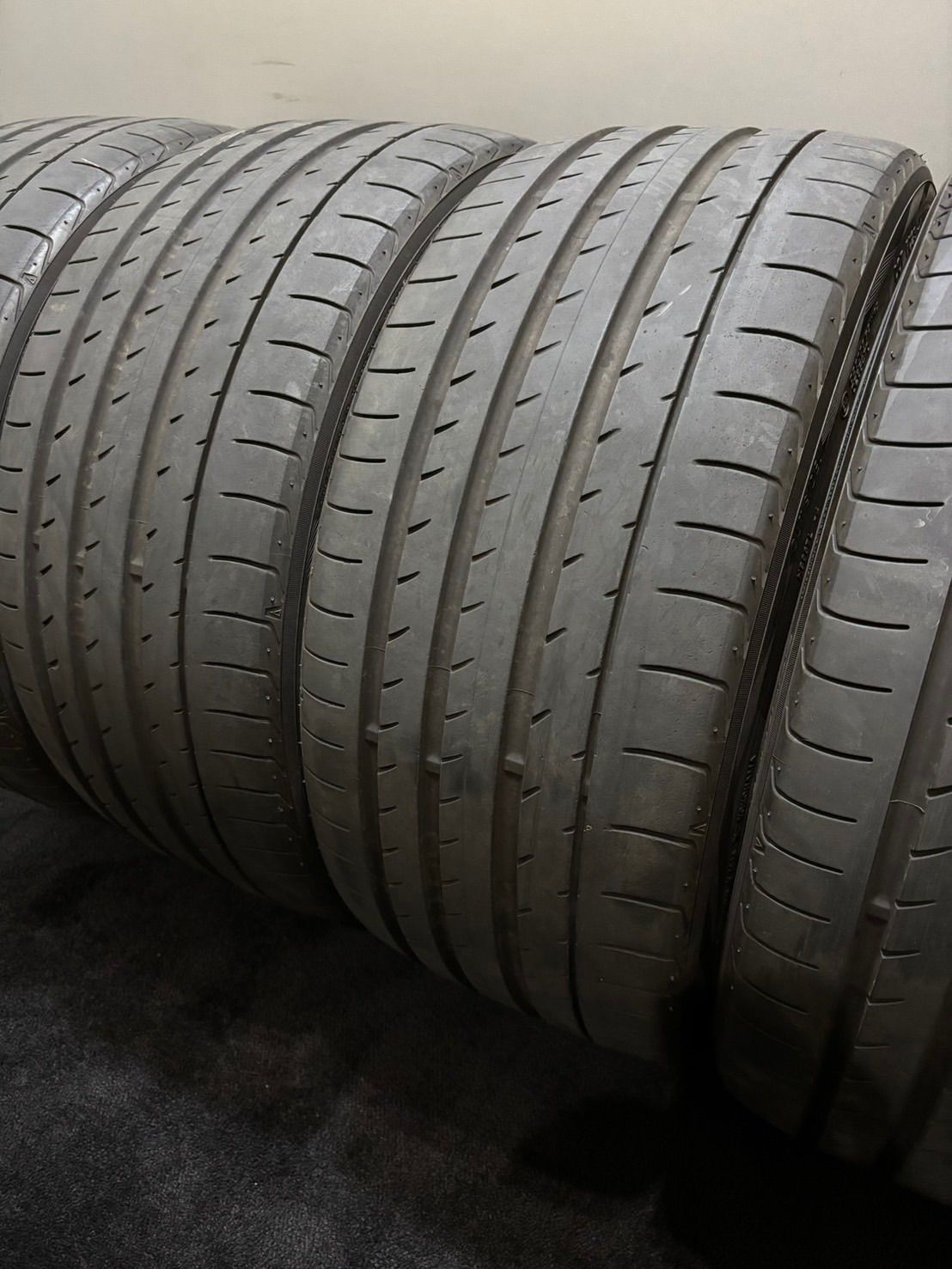 245 35R19 YOKOHAMA ADVAN Sport V105 17年製 夏タイヤ サマータイヤ 4本 ヨコハマ WRX アウディ A4 A5 南8-K288