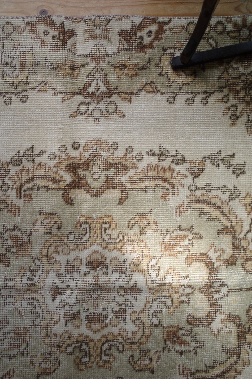 メダリオン ペールグリーン