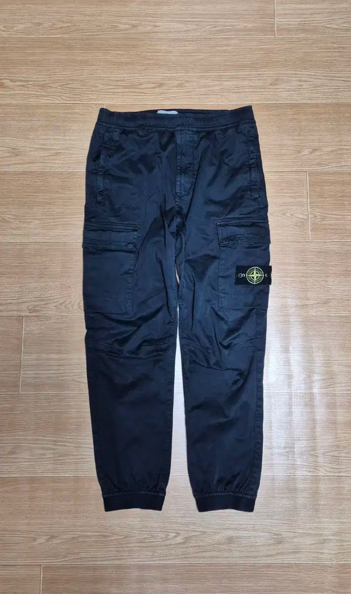 ストーン 22FW ワッペン パッチ カーゴ 黒 パンツ 32