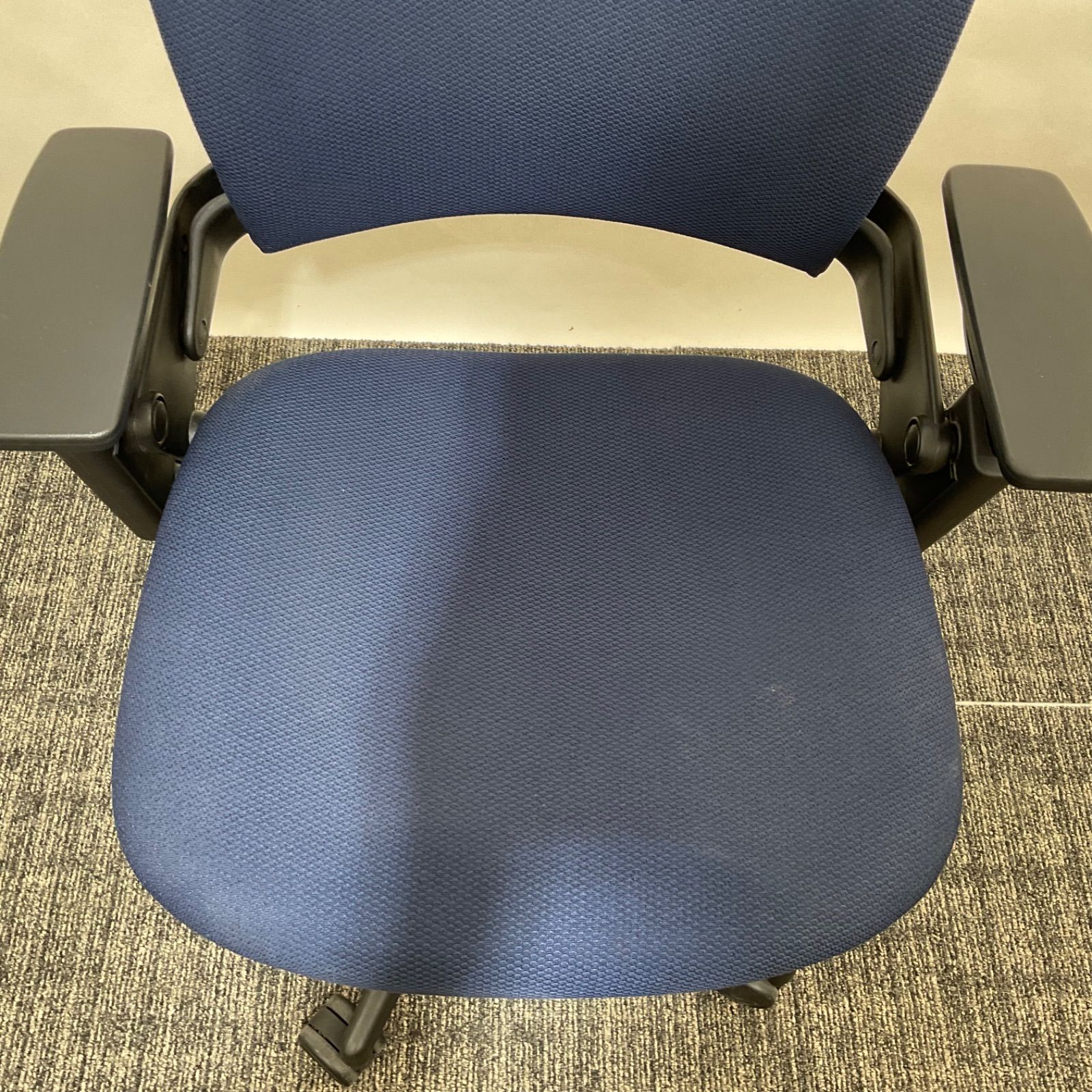 スチールケース