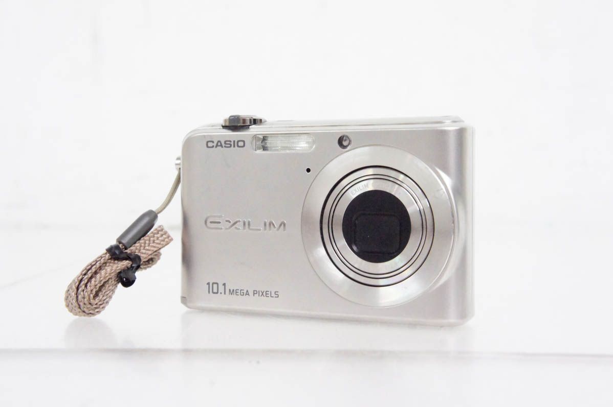 【美品】　CASIO EXILIM イクシリム　デジカメ　コンデジ　付属品多数 CASIO EXILIM EX-Z1000 コンパクト デジタルカメラ シルバー カシオ