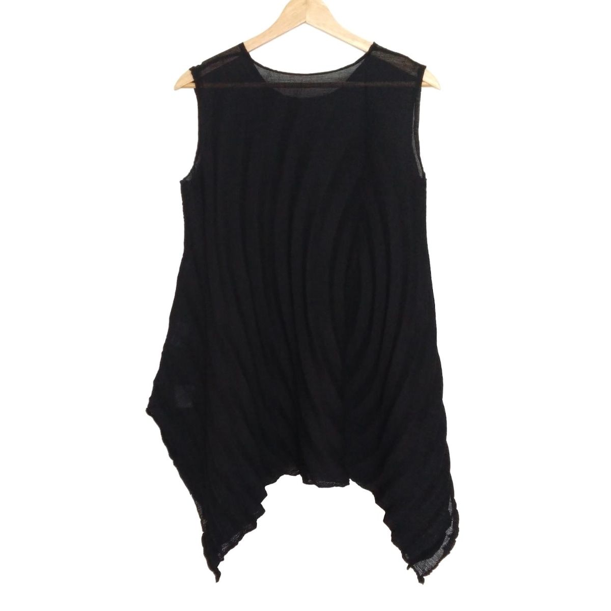 me ISSEY MIYAKE ノースリーブカットソー　MADEINJAPAN me ISSEY MIYAKE ノースリーブカットソー MADEINJAPAN
