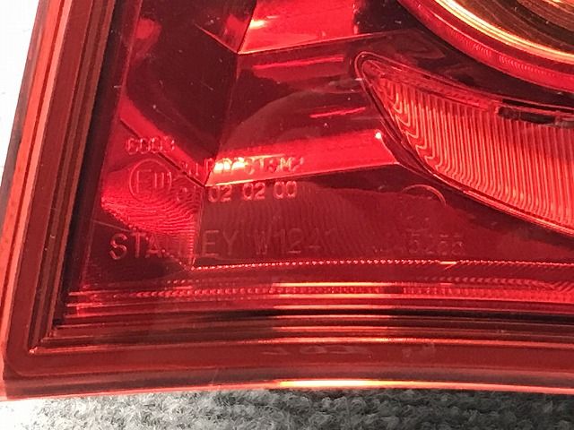 スカイライン V37/YV37/HV37/HNV37/ZV37 純正 前期 右 テールランプ