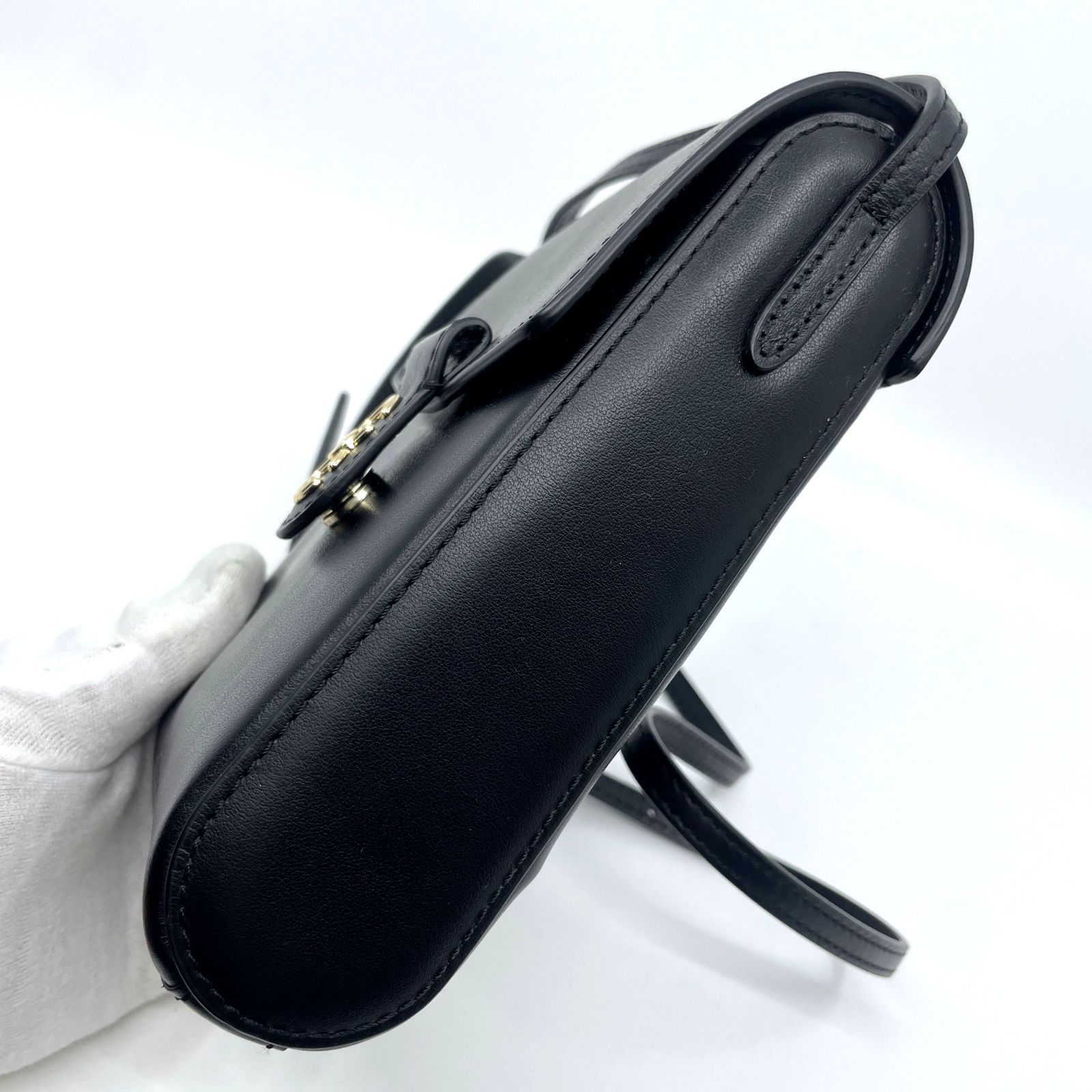 美品　CAFUNE　TRUNK BOX　ショルダー　ポシェット　レザー　黒 CAFUNE/TRUNK BOX レザースマホショルダー/ポシェット/ポーチ (CAFUNE