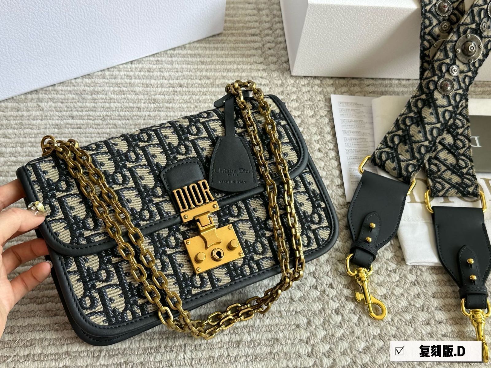 【エレガンスと実用性を兼ね備えた】Dior ショルダーバッグ エレガントで実用的☆】DIOR 8 ベルトバッグ (Dior/ショルダー