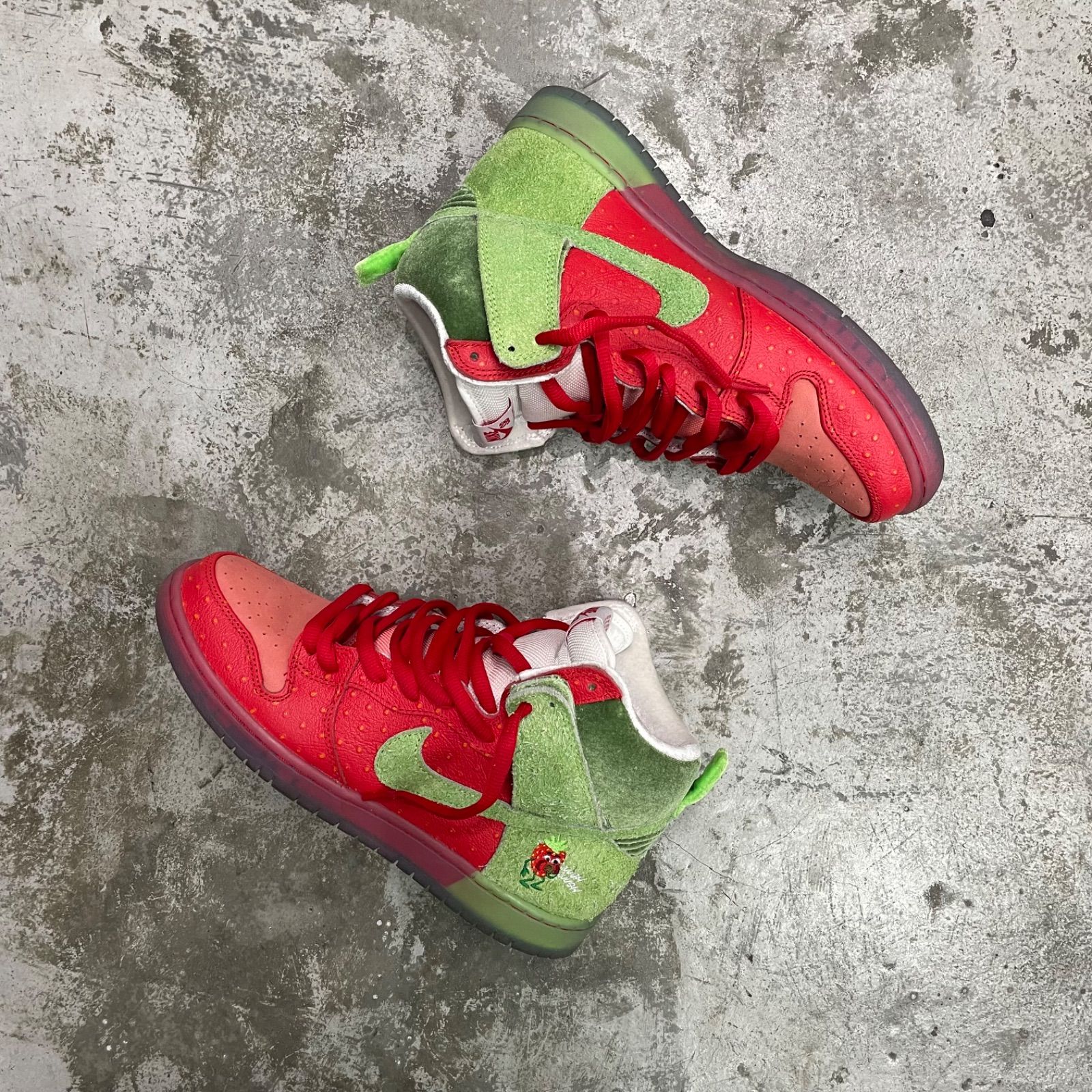 NIKE SB Dunk High Strawberry Cough ストロベリーコ ダンク ハイ 