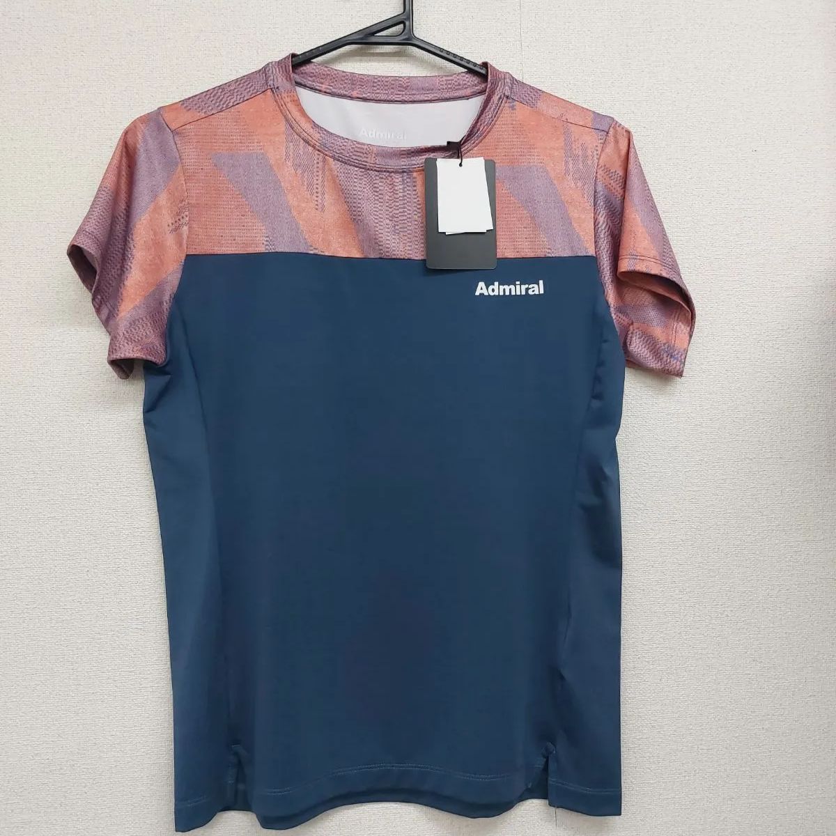 Admiral アドミラル ATLA502 スリットヘムグラフィックTEE NVY