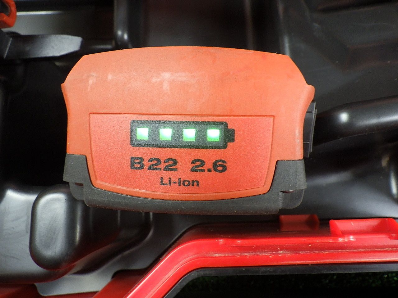 バッテリー式鋲打機