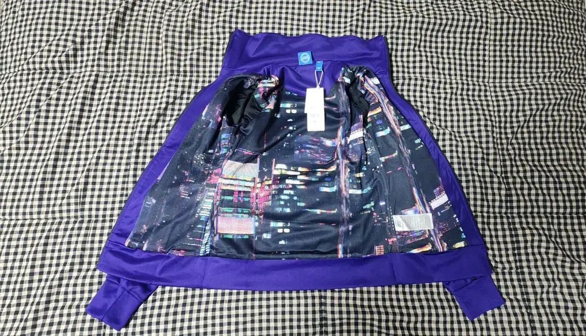 adidas アディダス