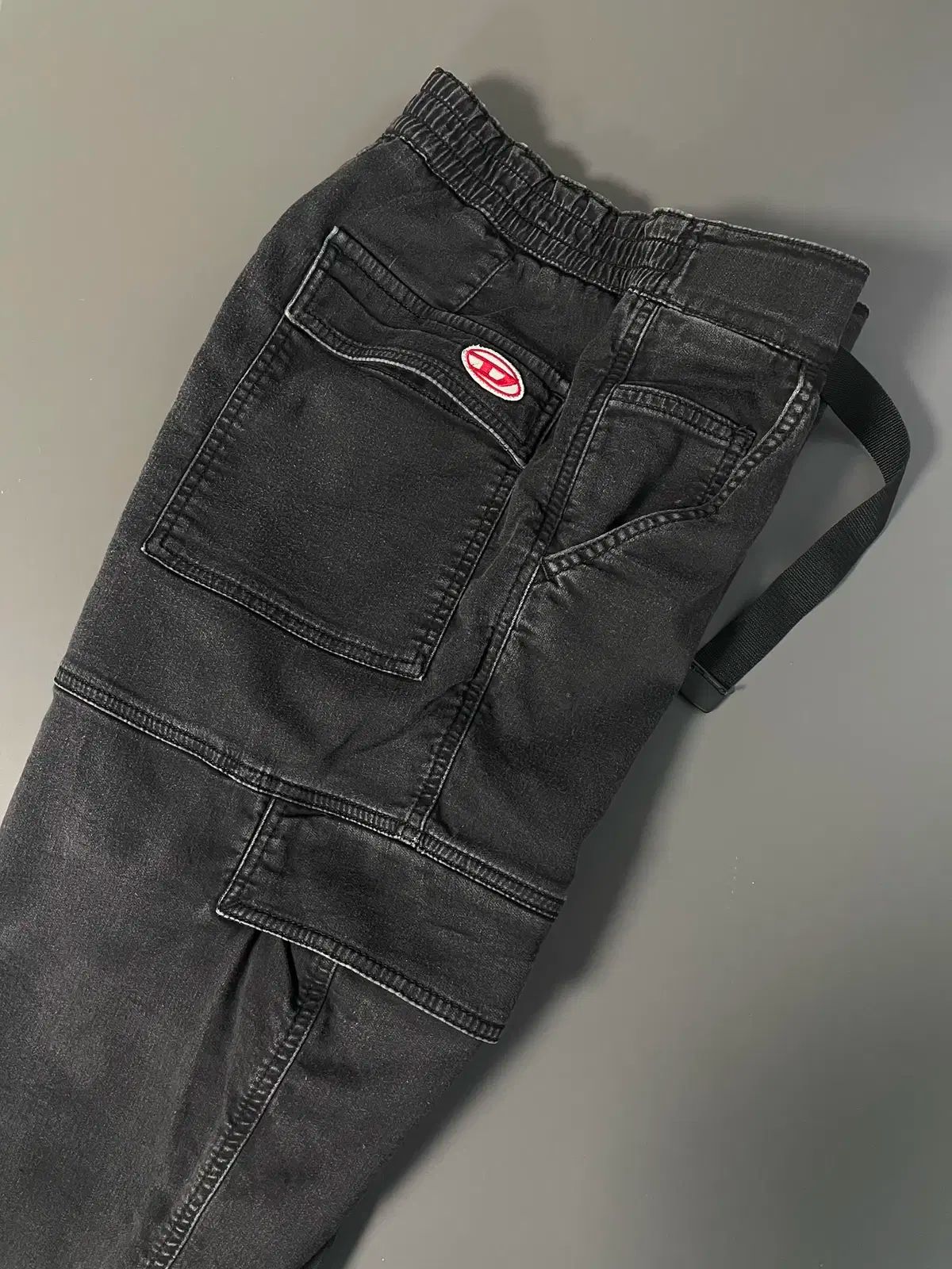 30 DIESEL クルーリー ガーメントダイング カーゴ ジョガー パンツ