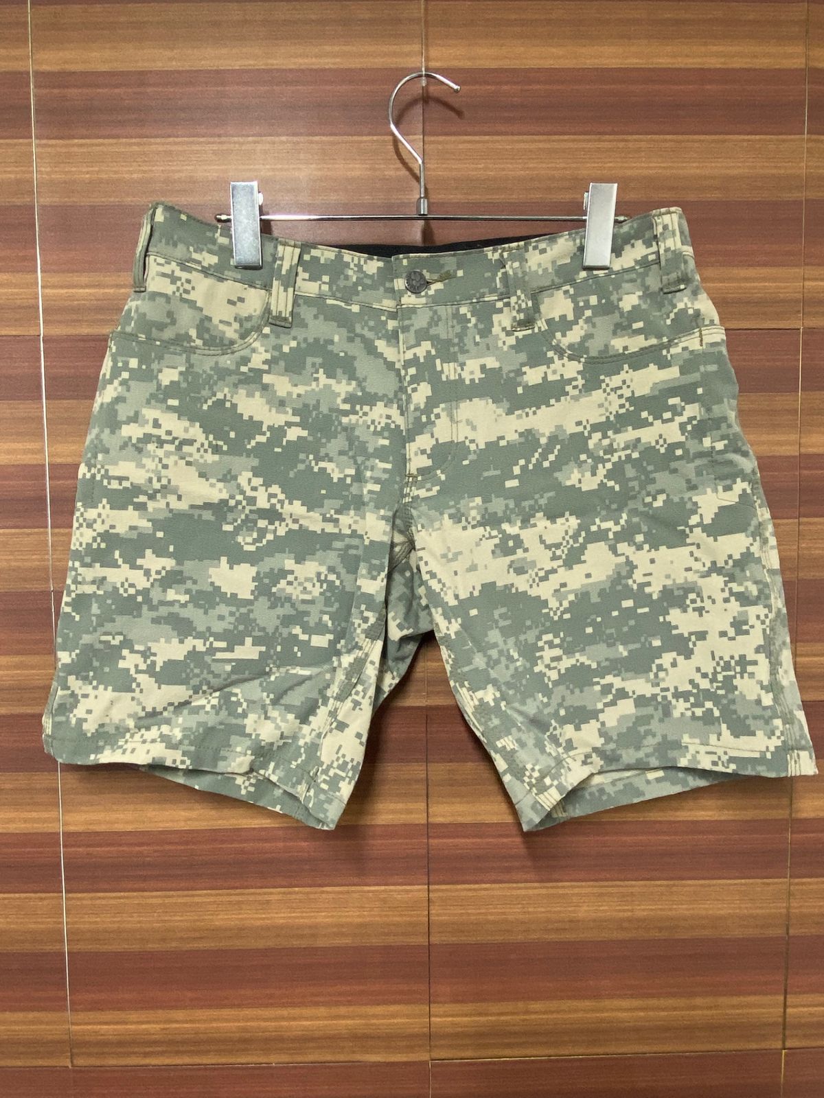 IS032 スワーブ SWRVE BLACK LABEL LIMITED WATER-WIND REPELLANT ハーフパンツ W32 迷彩