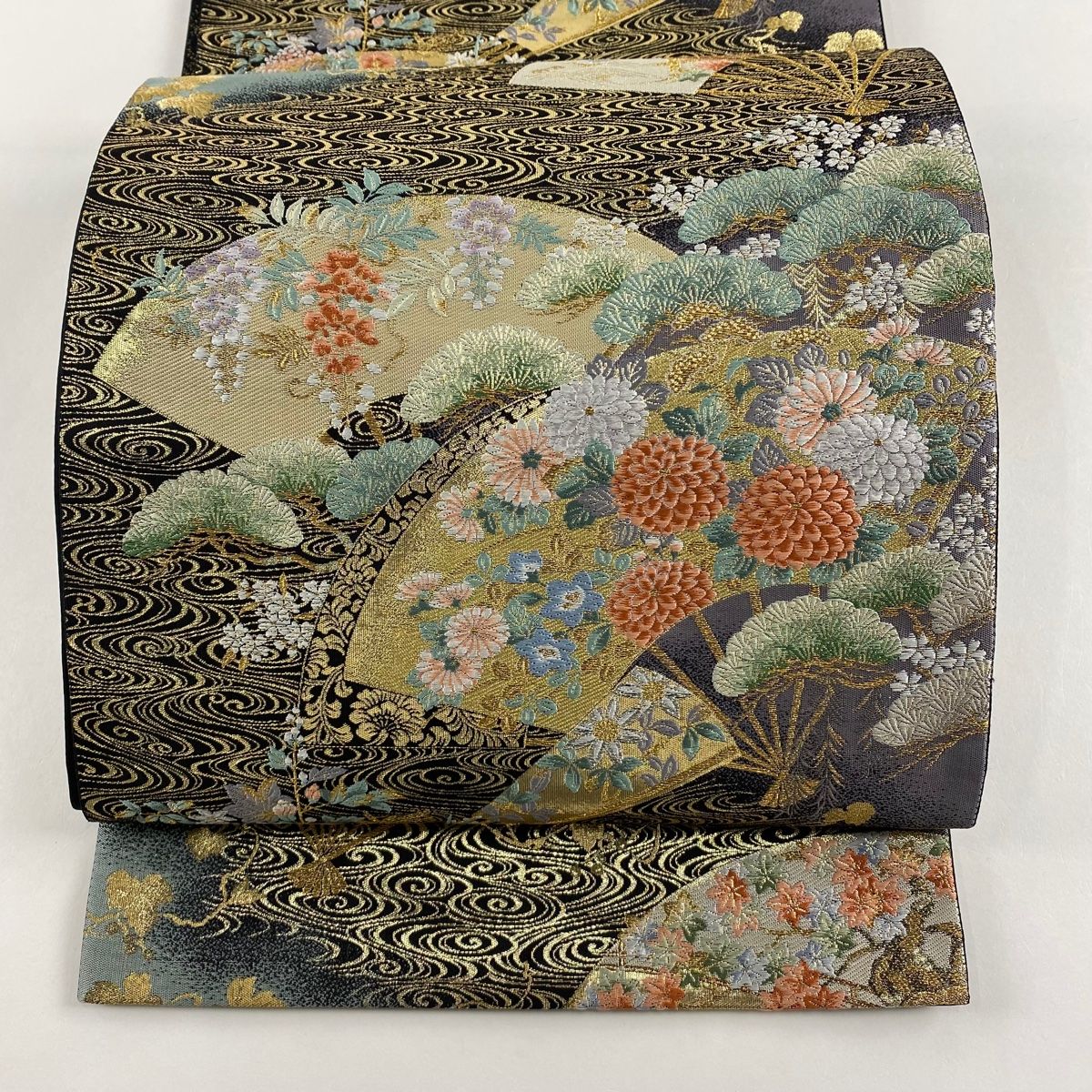 袋帯 秀品 扇 観世水 金糸 箔 黒 六通 正絹