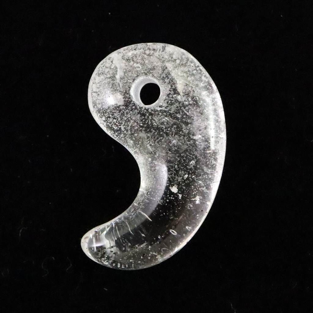 チベット カイラス産 ヒマラヤ 水晶 勾玉 4.24g 【榎本通商45041