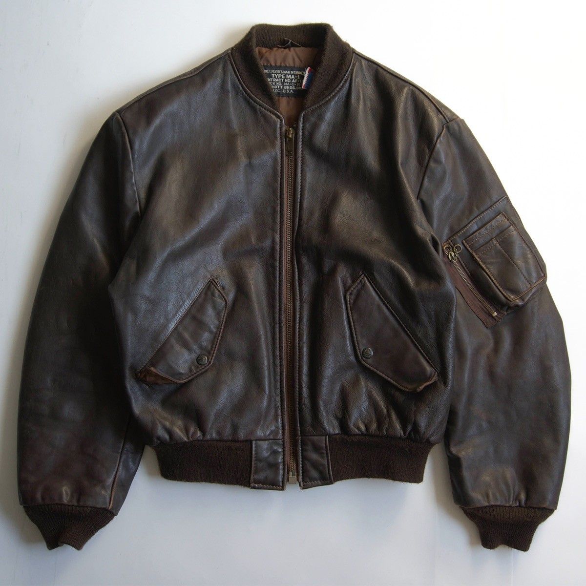 ヌ*ス様 Schott レザー MA-1 USA製 42 フライトジャケット Schott レザー MA-1 USA製 42 フライトジャケット