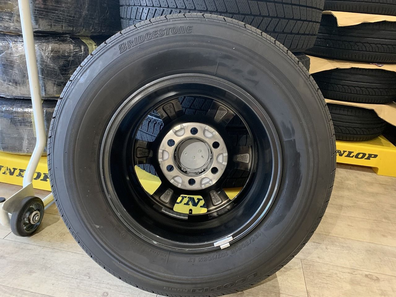 2404068】トヨタ 200系 ハイエース 純正 オプション ホイール 15インチ