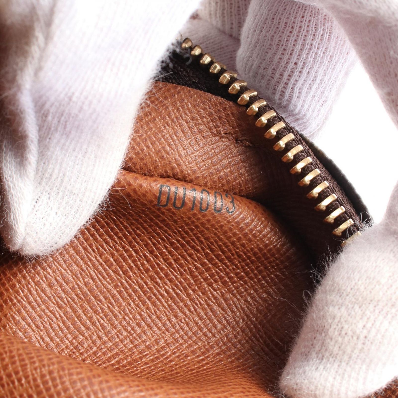 VUITTON ショルダーバッグ